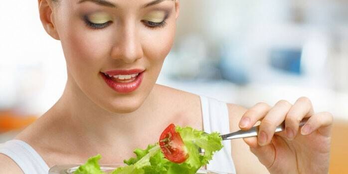 äta grönsakssallad för viktminskning